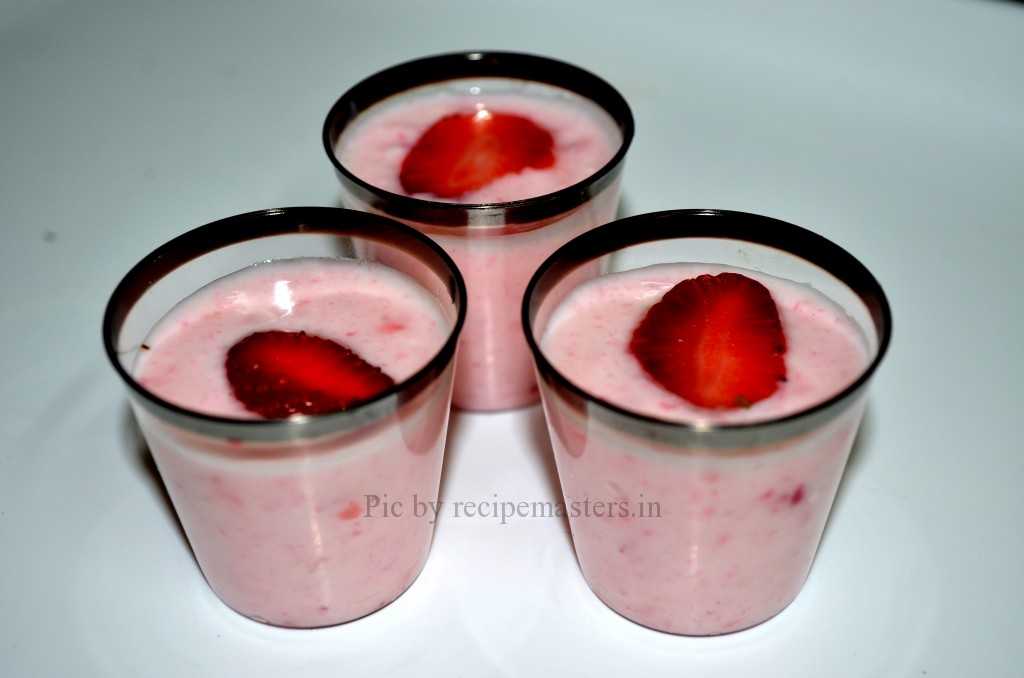 strawberry shrikhand